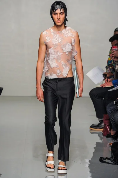 Look 13